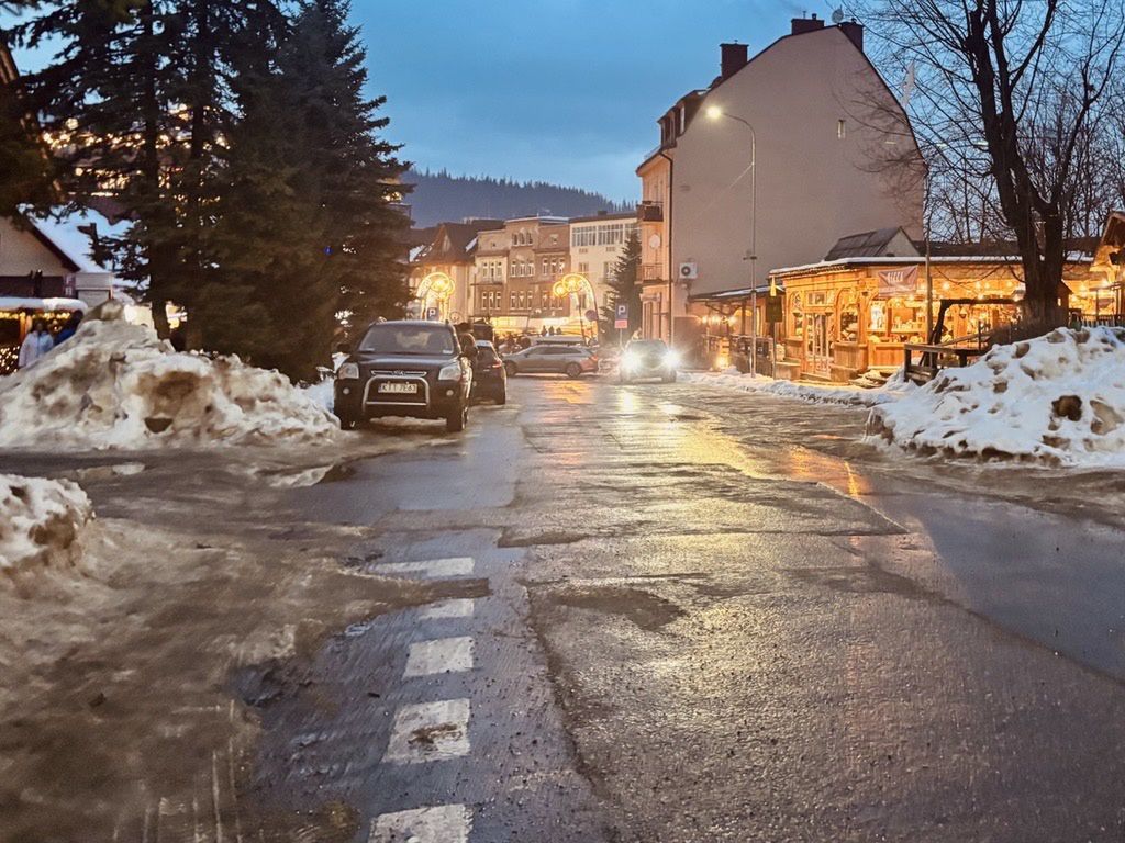 "Moich dzieci nie ma w domu, nie wiem, co się z nimi stało". Wyszły, gdy spała