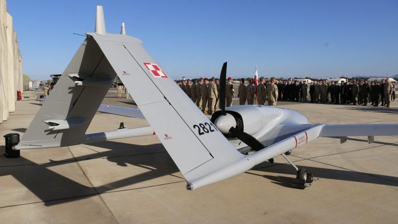 Wicepremier, szef MON Władysław Kosiniak-Kamysz odwiedził w bazie Incirlik żołnierzy PKW Turcja, ktory wykorzystuje BSP Bayraktar TB2