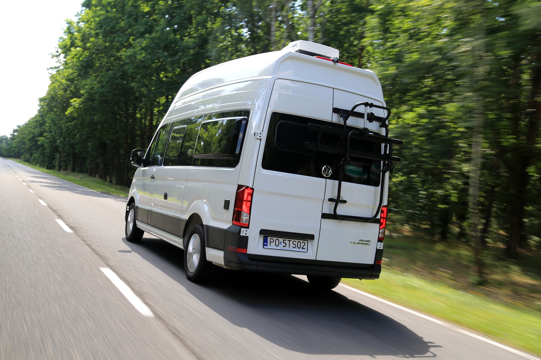 Wpis w dokumentach ma znaczenie: jeśli kamper jest zarejestrowany jako dostawczak, a nie jako "samochód specjalny kempingowy" to będą problemy!