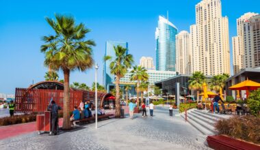 "Emily w Paryżu 5". Fani już szturmują lokalizacje z serialu i odtwarzają sceny