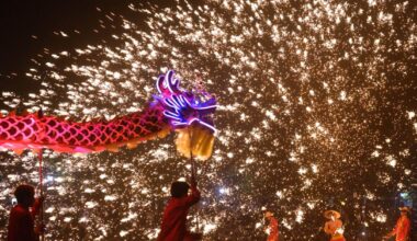 Chińskie miasta masowo odwołują imprezy sylwestrowe. Mówią o tajemniczej "sile wyższej"