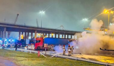 Pożar ciężarówki przy terminalu w Gdyni. W środku służby znalazły ciało - Onet