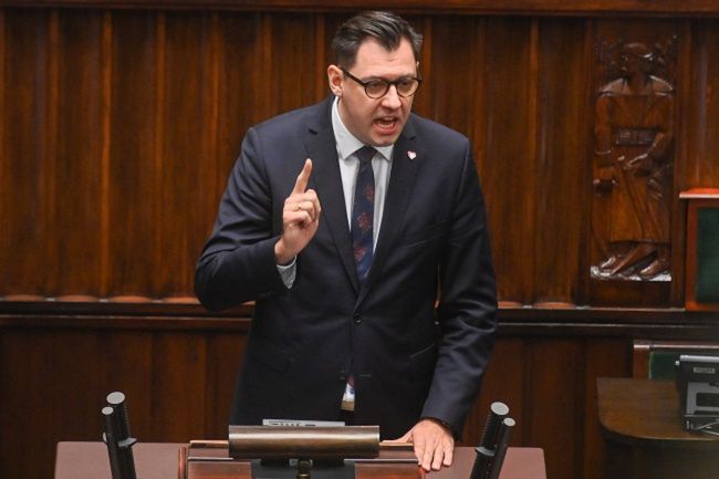 Nowa partia Morawieckiego? Jest sondaż