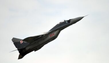 Polskie myśliwce polecą na wojnę z Rosją. Generał widzi poważny problem