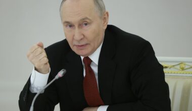 Nagranie z Mławy. Pasażerowie brnęli w śniegu po kolana. PKP komentuje