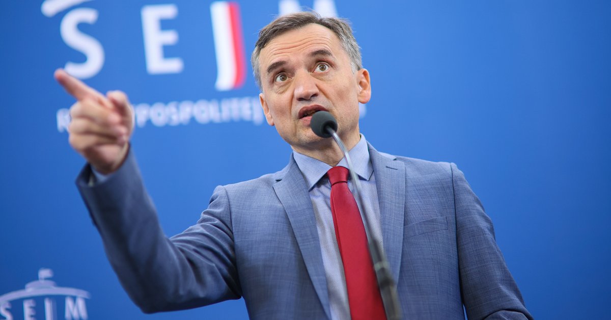 Co z paszportem Zbigniewa Ziobry? Mamy odpowiedź wojewody