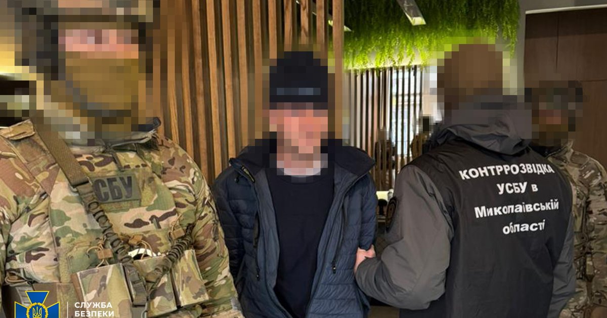 Ukraińskie służby zatrzymały płatnego zabójcę. Właśnie wyjmował pistolet - Onet