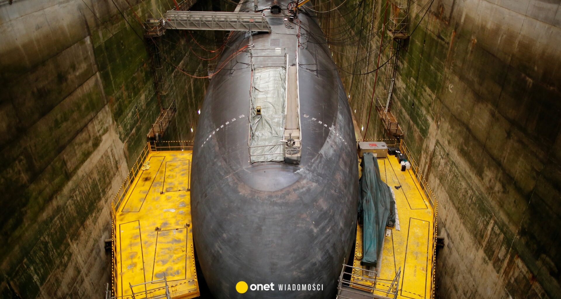 Drony nad bazą atomowych okrętów podwodnych we Francji. Wojsko otworzyło ogień