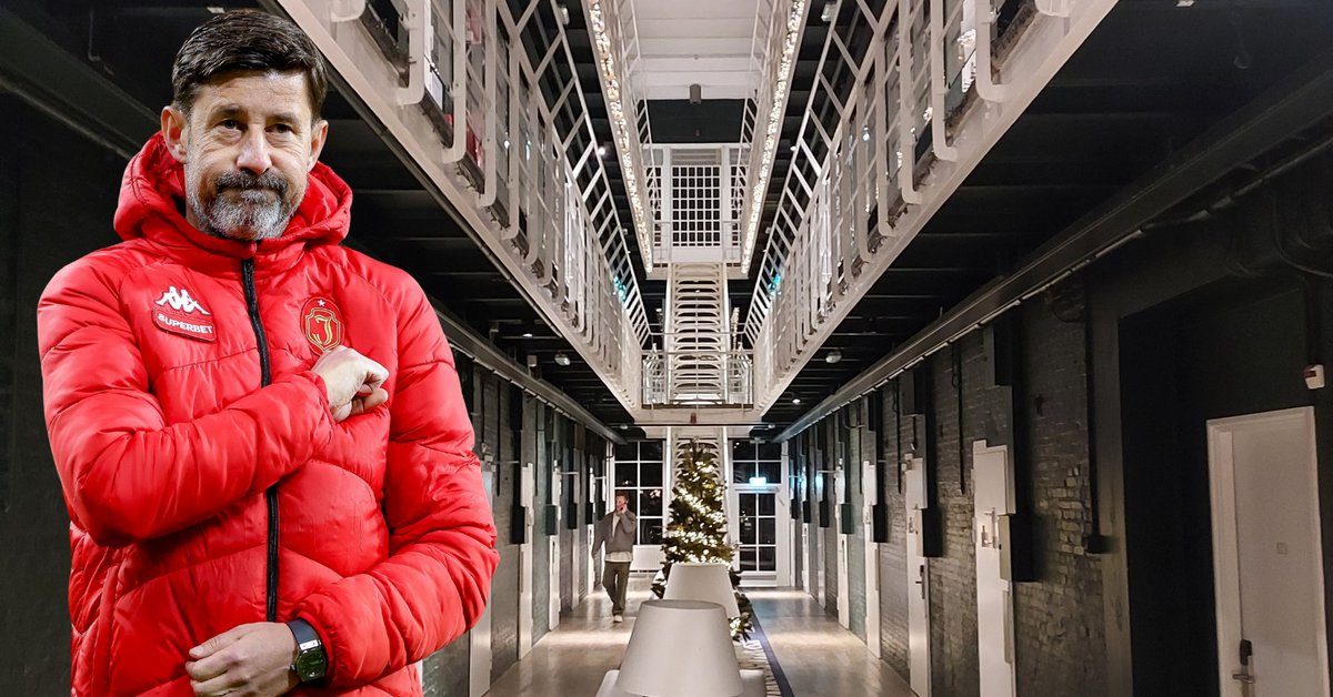 Dyrektor Jagiellonii ma kraty w pokoju. Holendrzy goszczą Polaków w więzieniu