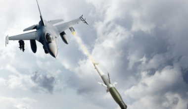 Polskie F-16 i FA-50 z rakietami do zwalczania dronów