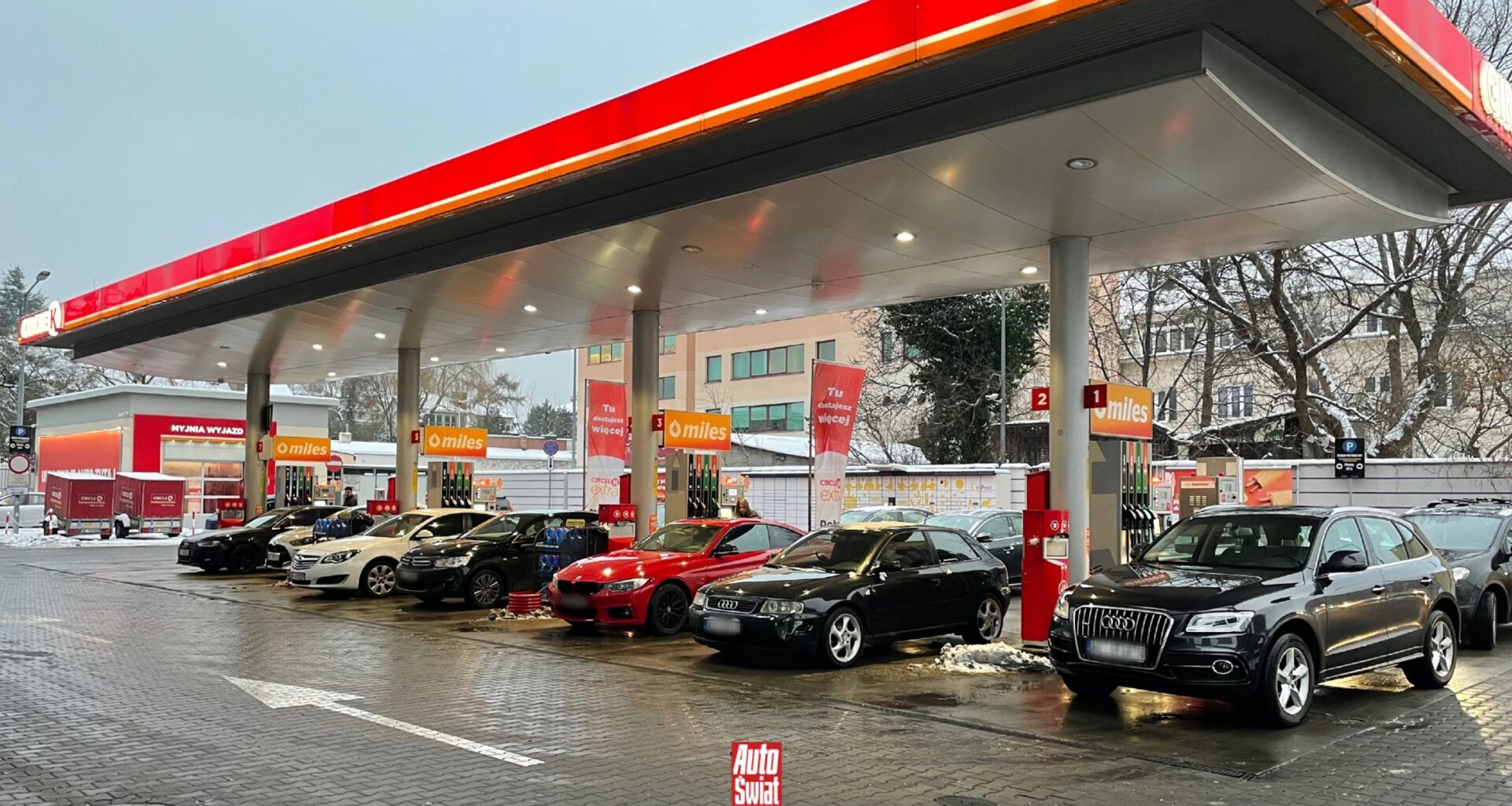 Ceny paliw na święta. Tak tanio nie było od czterech lat. Na święta paliwo tanieje