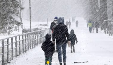 Nadciąga atak zimy. Jest alert RCB. "Możliwe przerwy w dostawie prądu"