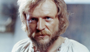 Polacy kochają jego przeboje. Mało kto pamięta, że zagrał tytułową rolę w tym filmie