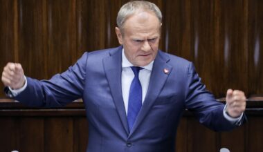 Prokuratura umarza sprawę SMR. Głos zabrał w tej sprawie Donald Tusk