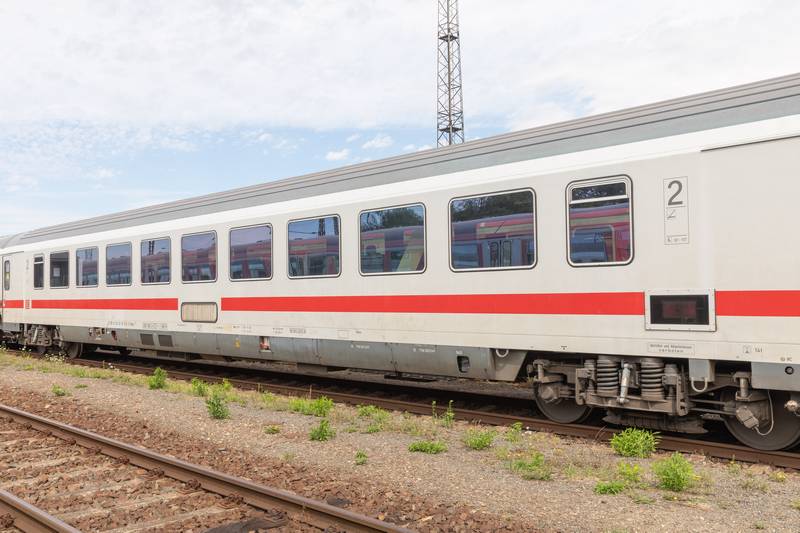 Spór o zakup używanych wagonów. Malepszak: To kropla w morzu potrzeb