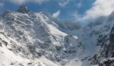Groźny wypadek na Rysach. Turystka spadła niemal spod samego szczytu - Onet