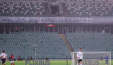 Wojciech Urbański i nieliczni kibice Legii, którzy pozostali na trybunach