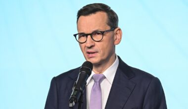 Wojna frakcji w PiS. Morawiecki: nie pozwolę sobie skakać po głowie