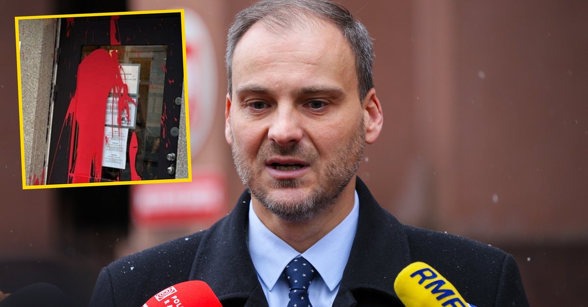 Atak na polski konsulat w Brukseli. Budynek oblany czerwoną farbą - Onet