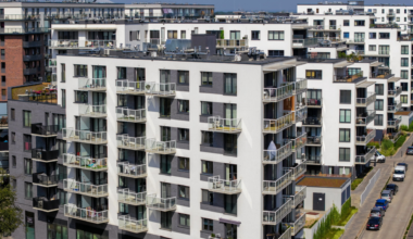 Sześć obniżek stóp procentowych mocno zmniejsza raty. Ile można zaoszczędzić? [DOKŁADNE WYLICZENIA]