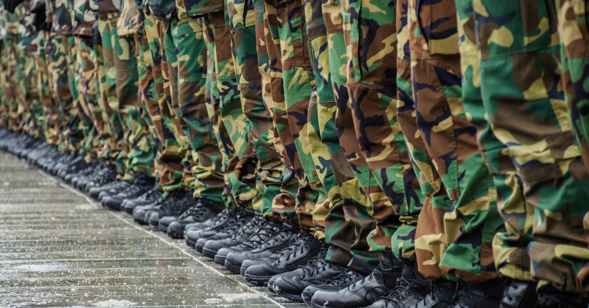 Polskie wojsko wezwie ponad 230 tysięcy Polaków. Na tej liście są 50-latkowie, 60-latkowie, a nawet kobiety. Decyzja już zapadła