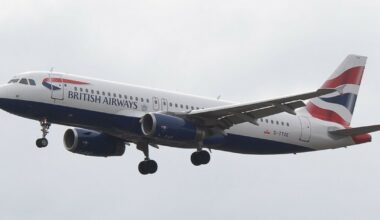 Bez biletu i dokumentów w samolocie z Londynu. "To poważne zaniedbanie"