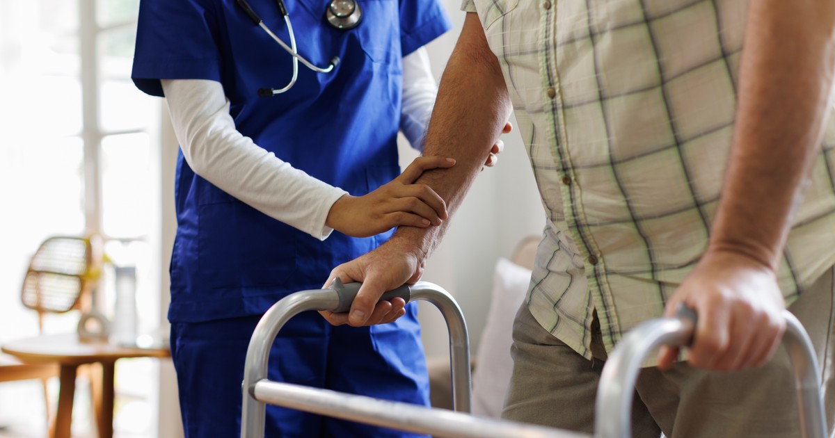 Starość w Polsce budzi niepokój. Eksperci alarmują o braku opieki