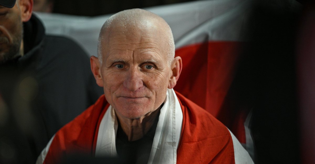 Aleś Bialacki o białoruskim więzieniu. "Traktowano nas tak, jak traktuje się bydło"