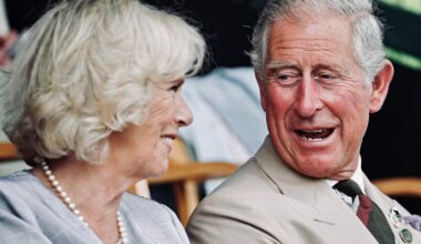 Król Karol i królowa Kamila zaprezentowali tegoroczną kartkę świąteczną