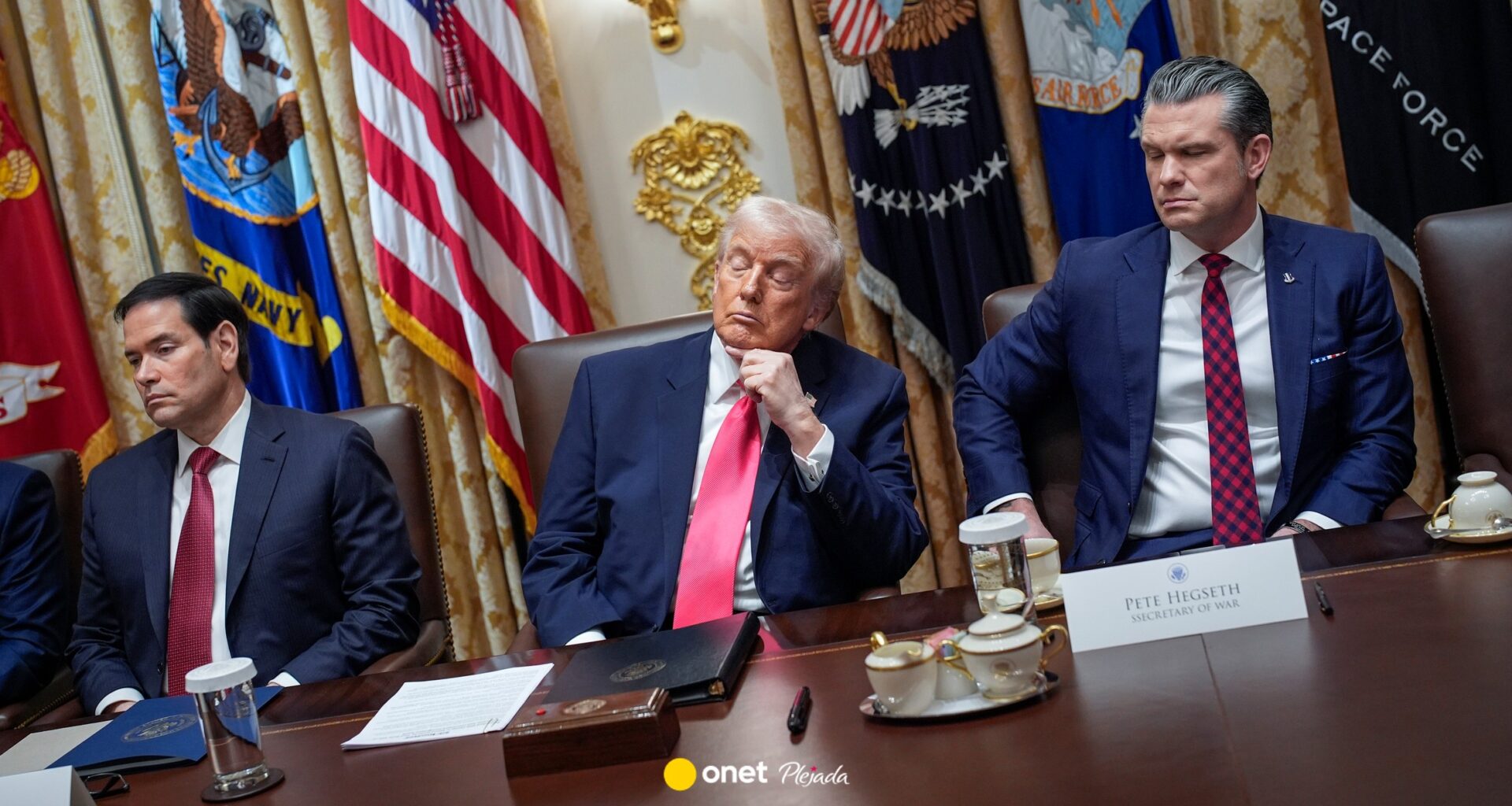 Donald Trump mówił o "świetnej kondycji". Chwilę później zasnął podczas spotkania