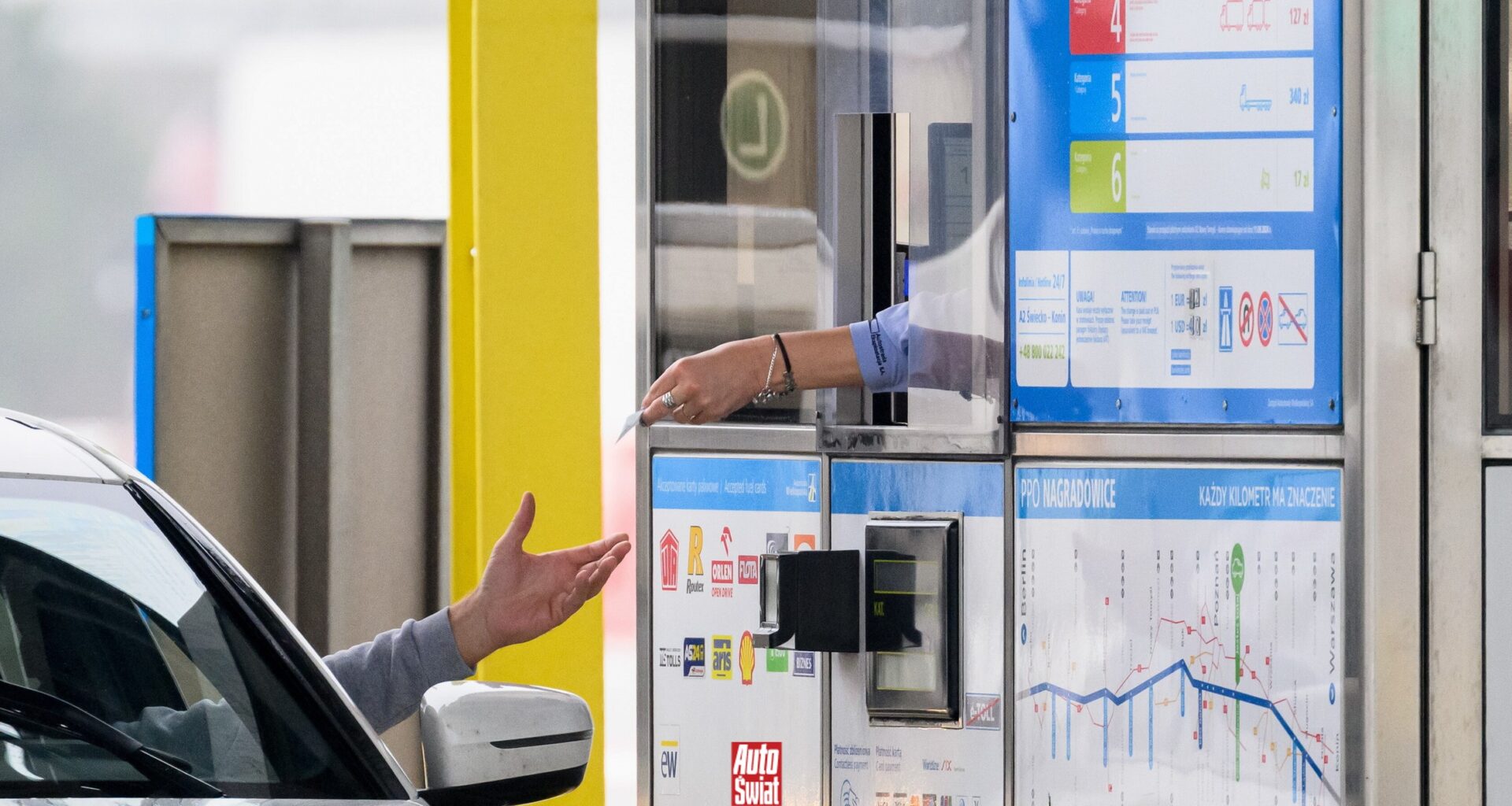Opłata emisyjna i e-TOLL w 2026 r. Kierowców czekają aż trzy podwyżki opłat za przejazdy