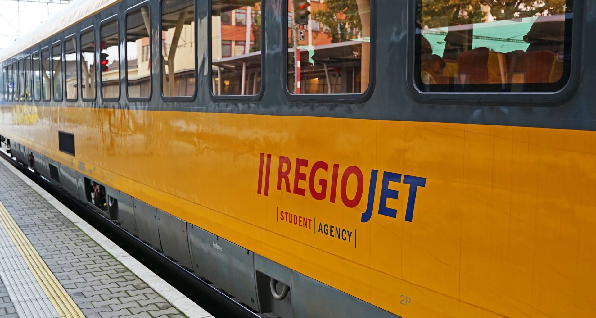 Czeski przewoźnik rozpoczyna regularne kursy w Polsce. Miało być sześć par pociągów, będą trzy