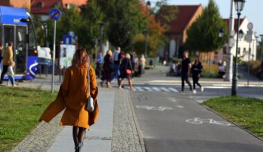Kierowca wjechał na chodnik, potrącił pieszego, a winny... pieszy