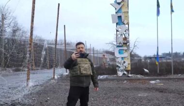 Wołodymyr Zełenski na linii frontu pod Kupiańskiem. Tuż przy rosyjskich pozycjach