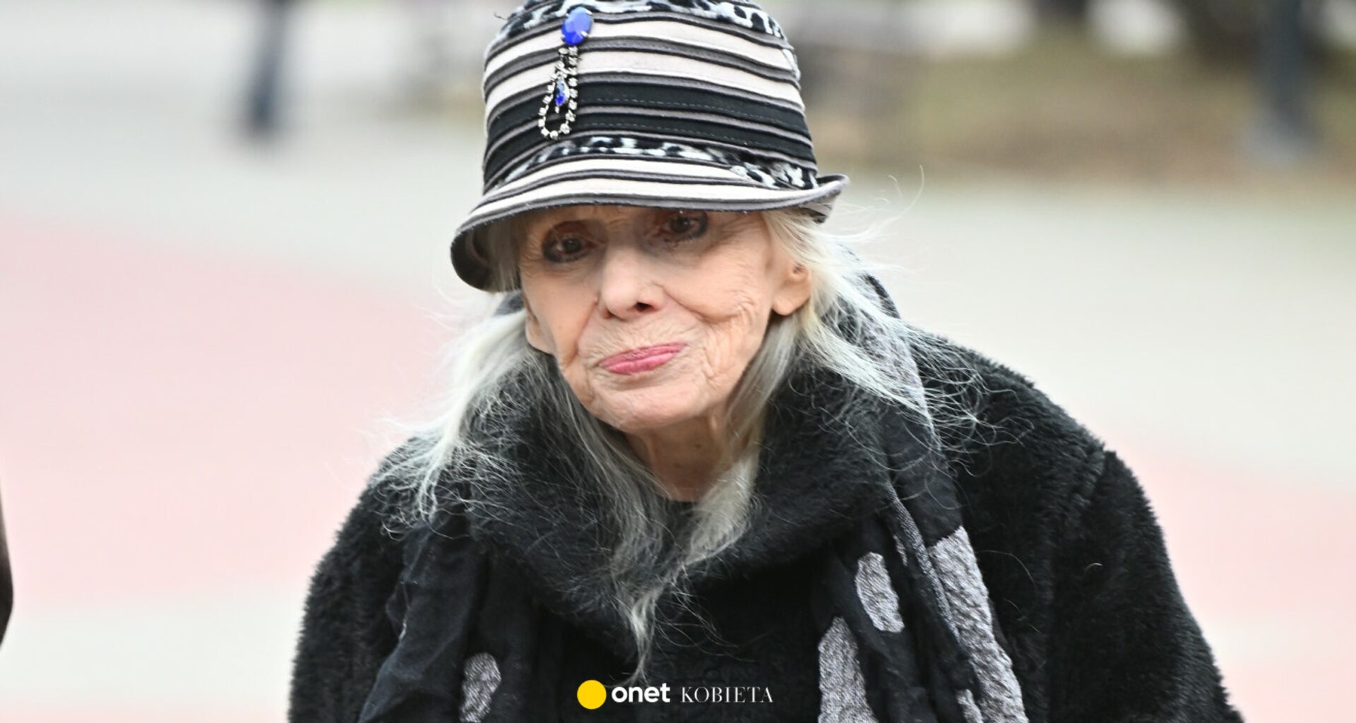 Barbara Wrzesińska na pogrzebie Agnieszki Maciąg. Była synową aktorki