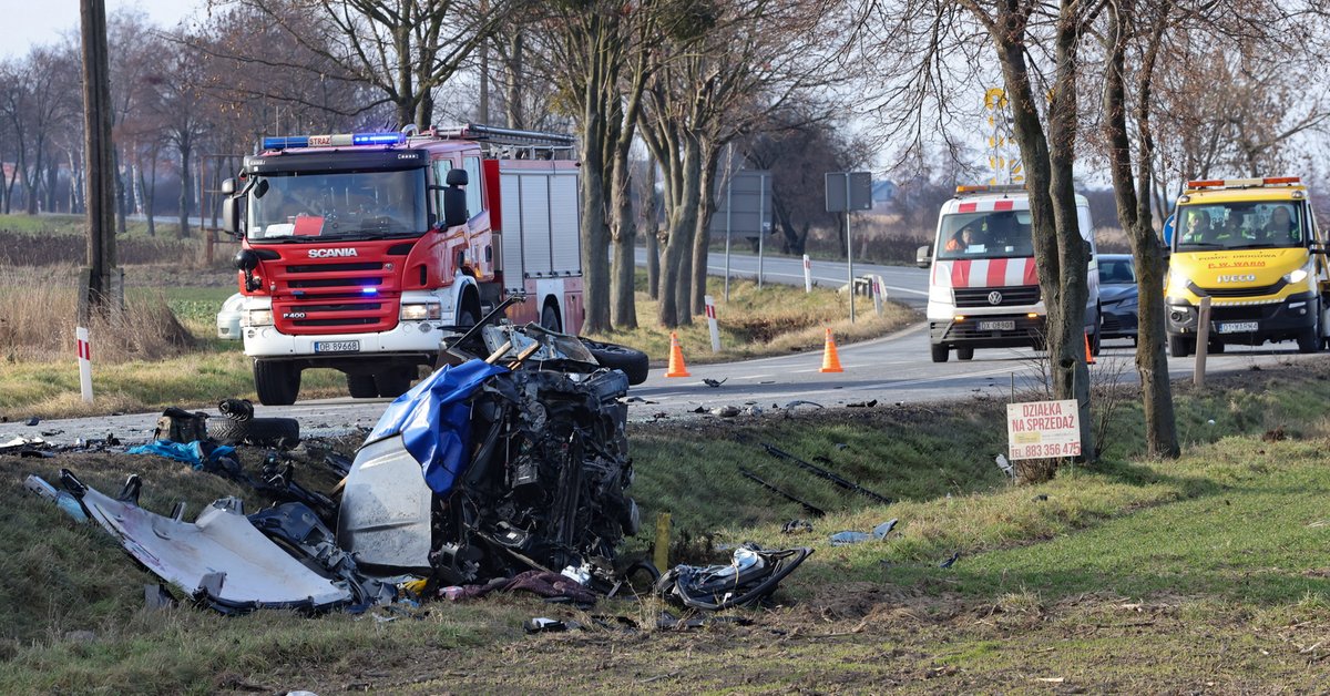 Tragedia na drodze, nie żyje sześć osób. "Potrzebne będą badania DNA"