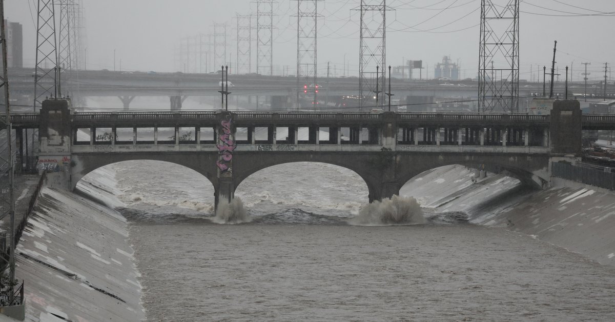 Gwałtowne burze w Los Angeles. Stan wyjątkowy i ewakuacje - Onet
