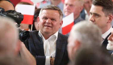 Zakrwawiony mężczyzna wparował na komisariat. Błagał o pomoc