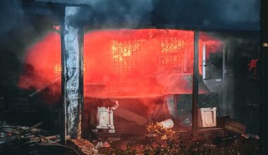 Pożar znanego targowiska w Warszawie. Policja informuje o nagłym zwrocie - Onet