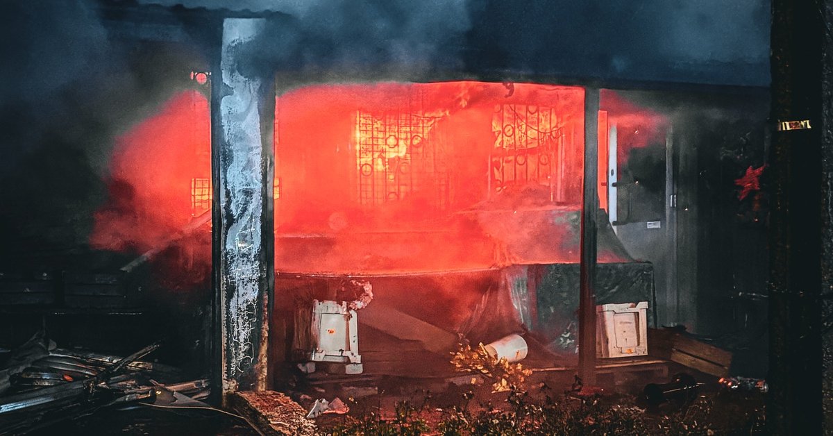 Pożar znanego targowiska w Warszawie. Policja informuje o nagłym zwrocie - Onet