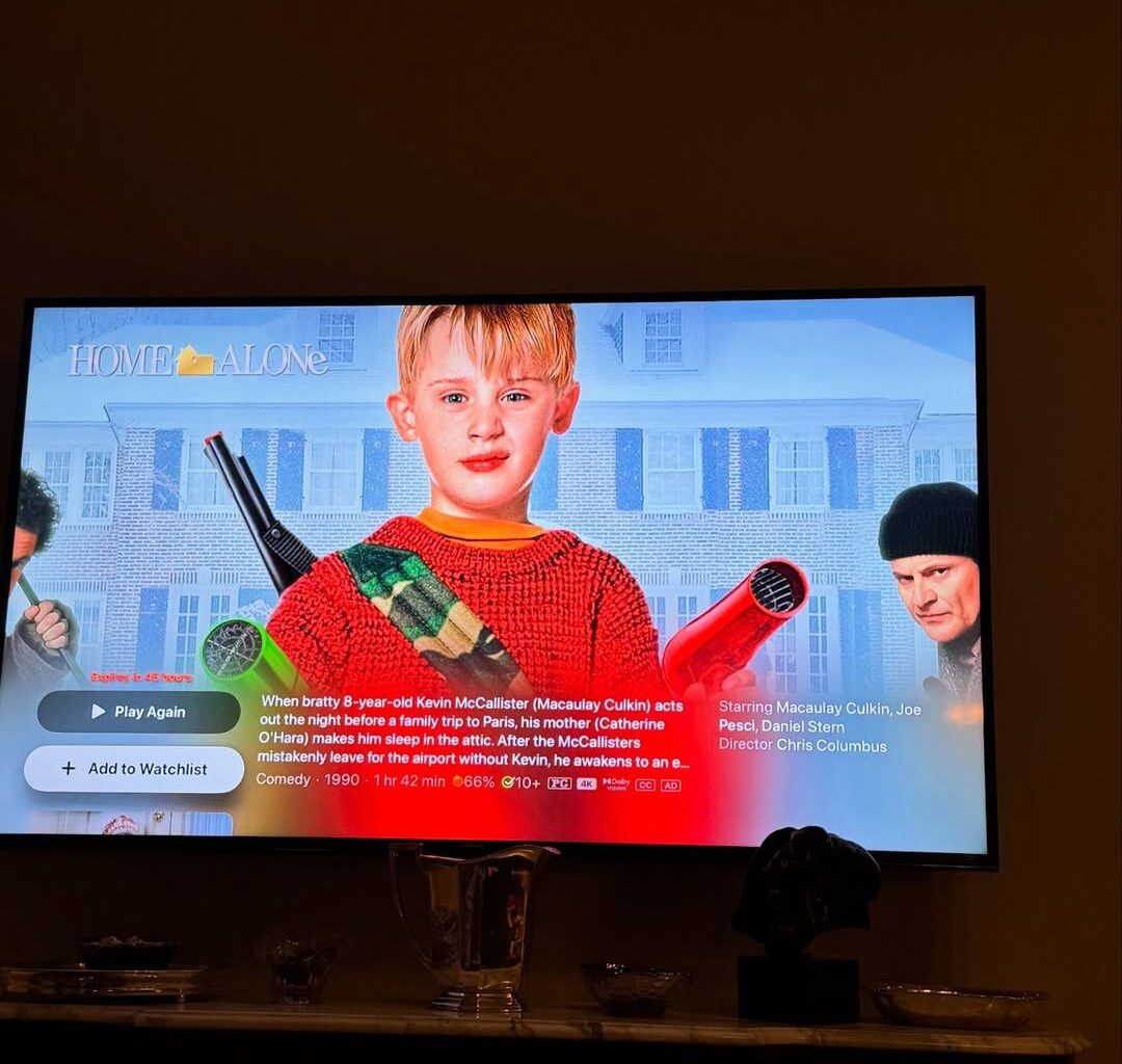 Weronika Rosati z rodziną w świątecznym nastroju. Na Wigilii nie mogło zabraknąć "Kevina". Bez tego się nie liczy? (ZDJĘCIA)