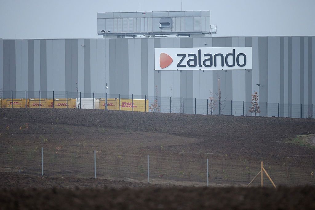 Najpierw zwolnienia, później zakupy. Poprawia się sytuacja giganta.