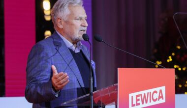 "Wypowiedzenie wojny". Orban grzmi,  Sikorski zakpił krótkim wpisem