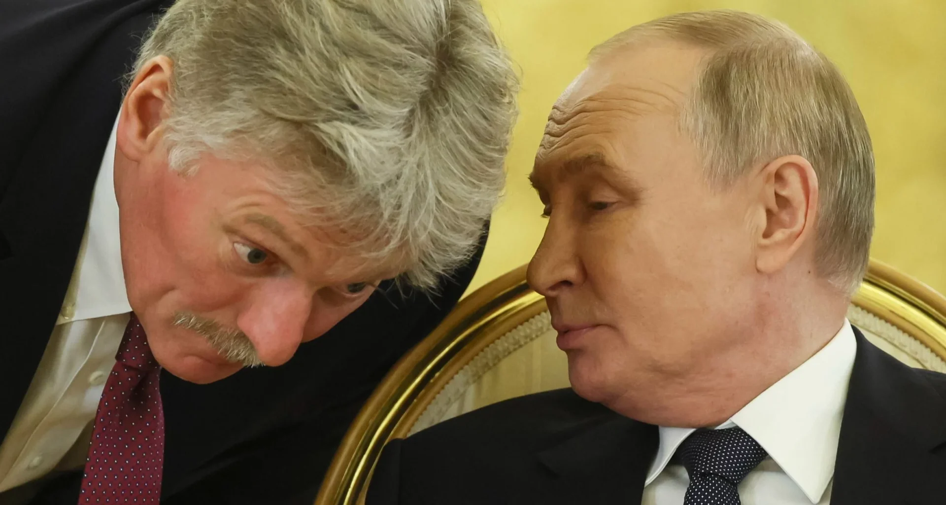 Prezydent Rosji Władimir Putin i rzecznik Kremla Dmitrij Pieskow