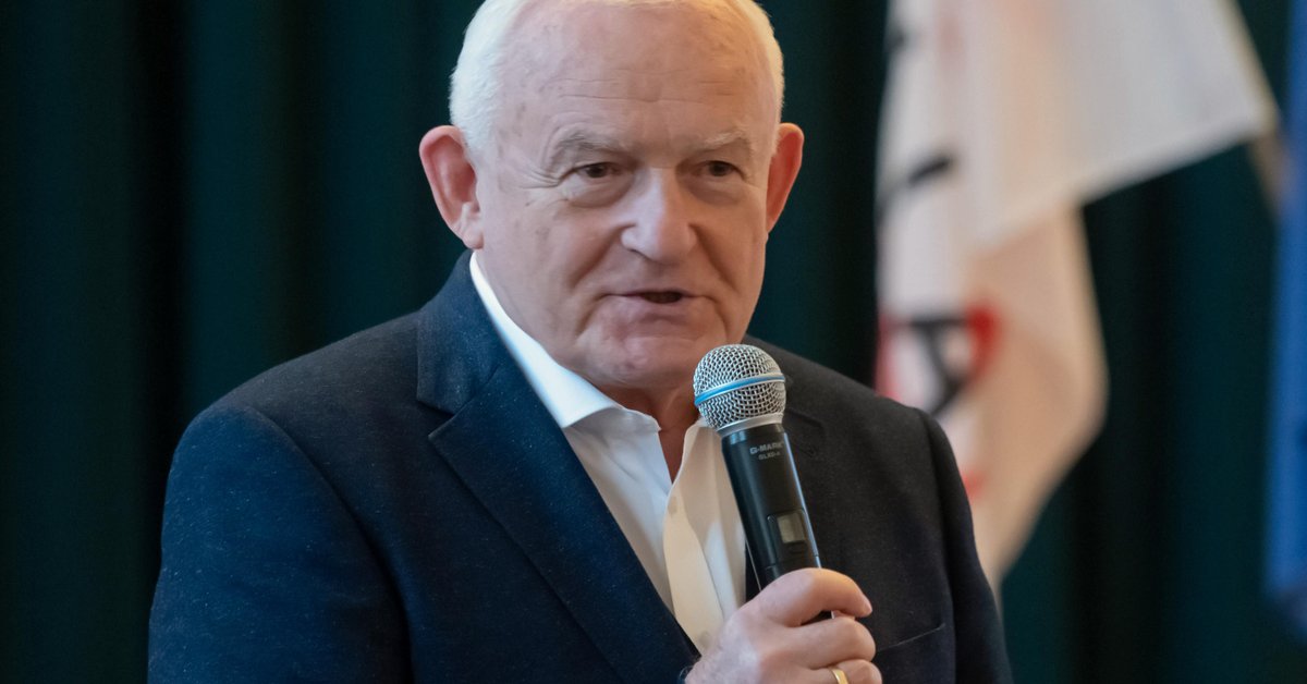 Leszek Miller dał Donaldowi Tuskowi radę. Tak zareagował premier