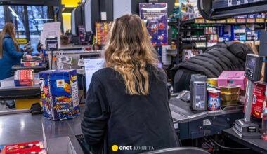 Pracownica supermarketu apeluje przed świętami. "Przerzucam tony towaru"