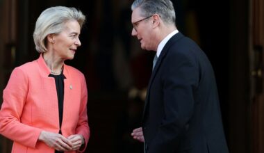 Ursula von der Leyen i Keir Starmer