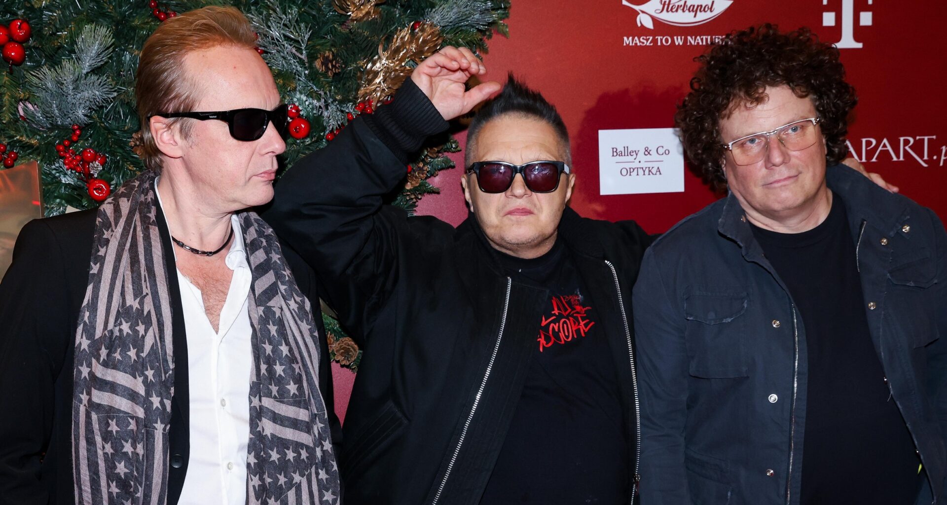 Od lewej: Jan Benedek, Muniek Staszczyk i Sidney Polak