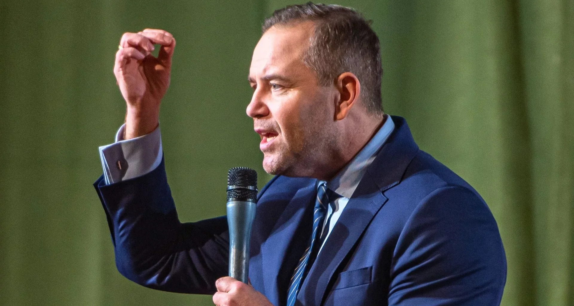 Sondaż zaufania do polityków. Nawrocki może i pierwszy, ale nastroje gorsze