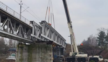 Rusza montaż drugiej nitki mostu kolejowego w Obornikach. Kluczowy etap inwestycji za 100 mln zł